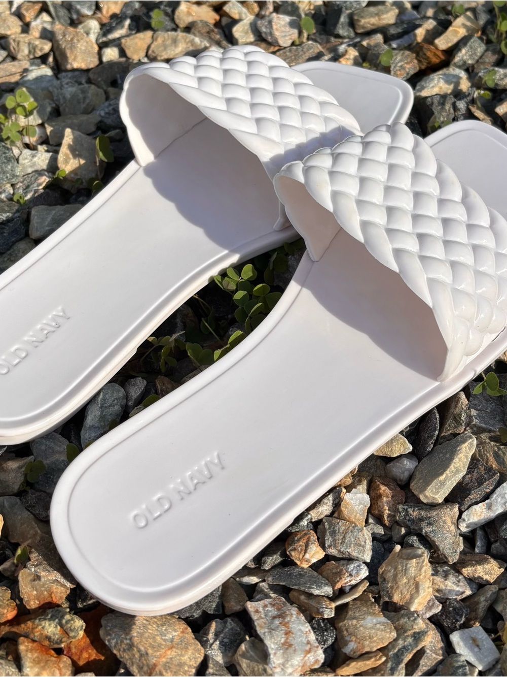 Old Navy White Textured Slide Sandals